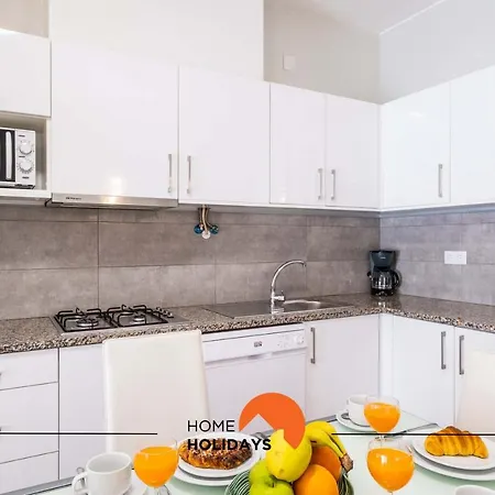 #099 T1 Calicos By Holidays *